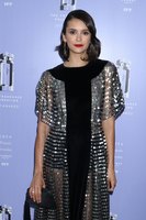 Nina Dobrev Longsleeve T-shirt #3318811