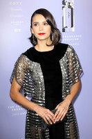 Nina Dobrev Longsleeve T-shirt #3318828