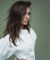 Nina Dobrev Longsleeve T-shirt #3676138