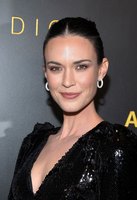 Odette Annable longsleeve t-shirt #3946531