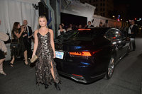 Olivia Holt longsleeve t-shirt #3046371