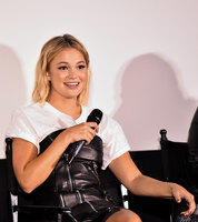 Olivia Holt mug #G1505567
