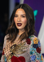 Olivia Munn Longsleeve T-shirt #2962251