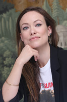 Olivia Wilde Sweatshirt #2585894