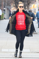 Olivia Wilde Sweatshirt #2953692