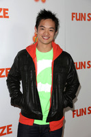 Osric Chau Sweatshirt #3095461