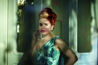 Paloma Faith Longsleeve T-shirt #2136641