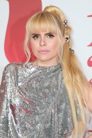 Paloma Faith Longsleeve T-shirt #3129483