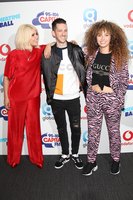 Paloma Faith Longsleeve T-shirt #3284030