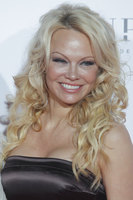 Pamela Anderson Longsleeve T-shirt #3203467