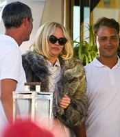 Pamela Anderson Sweatshirt #3243774
