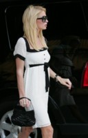 Paris Hilton Longsleeve T-shirt #1459518