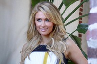 Paris Hilton Longsleeve T-shirt #2347376