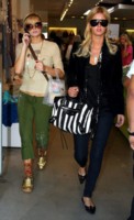 Paris and Nicky Hilton t-shirt #1449780