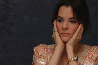 Parker Posey Longsleeve T-shirt #2088303