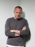 Paul Bettany Longsleeve T-shirt #2157571