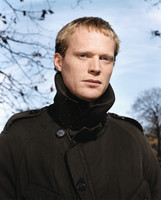 Paul Bettany Sweatshirt #2219542
