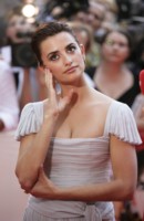 Penelope Cruz Longsleeve T-shirt #1456146