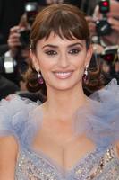 Penelope Cruz Sweatshirt #1975428