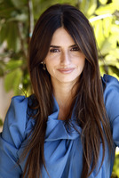 Penelope Cruz Longsleeve T-shirt #2011436