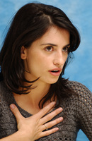 Penelope Cruz Longsleeve T-shirt #2224615