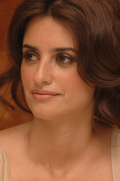 Penelope Cruz Longsleeve T-shirt #2231227