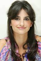 Penelope Cruz Longsleeve T-shirt #2239052