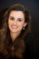 Penelope Cruz Sweatshirt #2248853