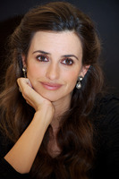 Penelope Cruz Longsleeve T-shirt #2248860