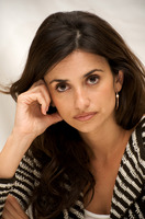 Penelope Cruz Longsleeve T-shirt #2270735