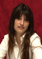 Penelope Cruz Longsleeve T-shirt #2270742