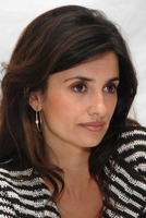 Penelope Cruz Longsleeve T-shirt #2270751