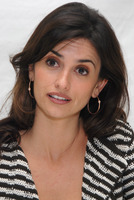 Penelope Cruz Longsleeve T-shirt #2270763