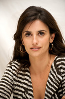 Penelope Cruz Longsleeve T-shirt #2270765
