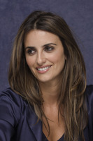 Penelope Cruz Sweatshirt #2343229