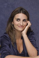 Penelope Cruz Sweatshirt #2343247