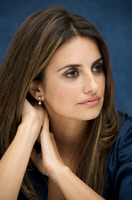 Penelope Cruz Longsleeve T-shirt #2343293