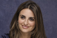 Penelope Cruz Sweatshirt #2343296