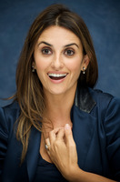 Penelope Cruz Sweatshirt #2343307