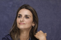 Penelope Cruz Longsleeve T-shirt #2343318
