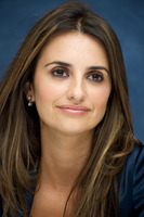 Penelope Cruz Sweatshirt #2343320