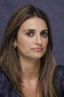 Penelope Cruz Sweatshirt #2343323