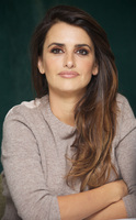 Penelope Cruz Longsleeve T-shirt #2365878