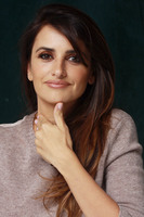 Penelope Cruz Sweatshirt #2376859