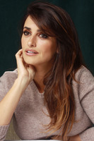 Penelope Cruz Sweatshirt #2376871