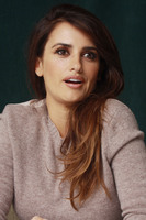 Penelope Cruz Longsleeve T-shirt #2376876
