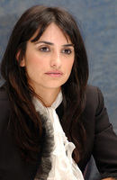 Penelope Cruz Longsleeve T-shirt #2396953