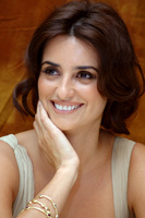 Penelope Cruz Longsleeve T-shirt #2403688