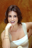 Penelope Cruz Longsleeve T-shirt #2403691