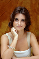 Penelope Cruz Longsleeve T-shirt #2403698